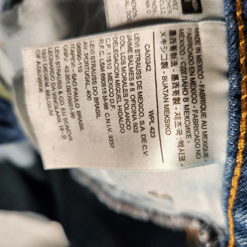 Levi's 560 Jeans‎ Men's 41X30 (Tag 42X30) Blue Light Wash Comfort Tapered